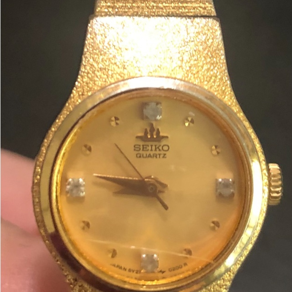 Vintage Seiko women’s goldstone watch $109
